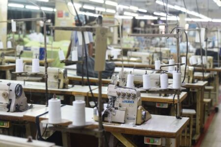 مجموعة “مايورال” الإسبانية..تفتتح مصنعا بالمغرب لإنتاج ملابس الأطفال