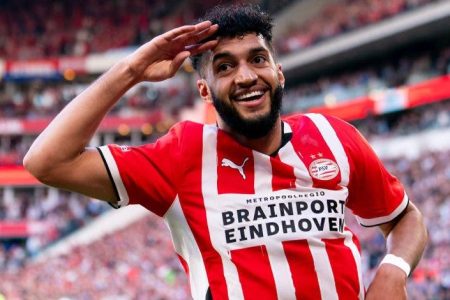 اسماعيل الصيباري يتوج بلقب الدوري الهولاندي