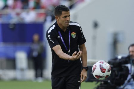 “حسين عموتة” يعتذر عن تدريب منتخب العراق..