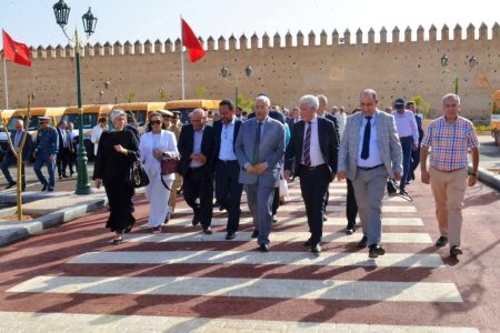 مجلس جهة فاس مكناس يعزز النقل المدرسي ب 130 حافلة