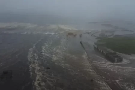 زلزال وثوران بركان شرق روسيا، وموجات تسونامي تضرب سواحل الدول المطلة على المحيط الهادئ