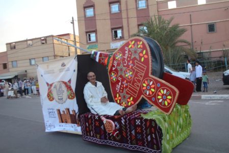 تنغير: مهرجان تملسا… موكب من الأزياء والأغاني يروي ذاكرة درعة تافيلالت