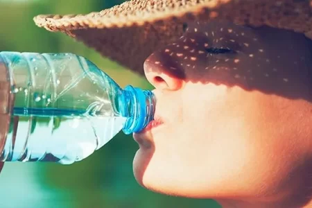 كيف احافظ على ترطيب جسمي في فصل الصيف..