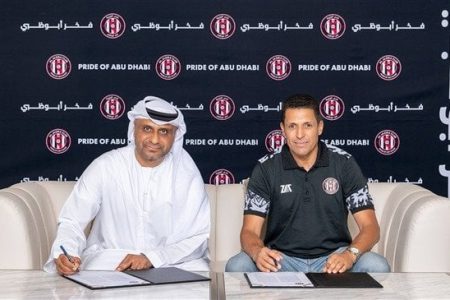 نادي “الجزيرة” الاماراتي يُقيل المدرب المغربي عموتة من مهامه..