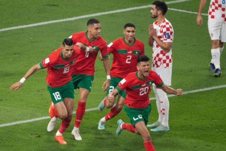 نجم المنتخب أشرف داري لن يشارك في مقابلة النيجر بداعي الاصابة…