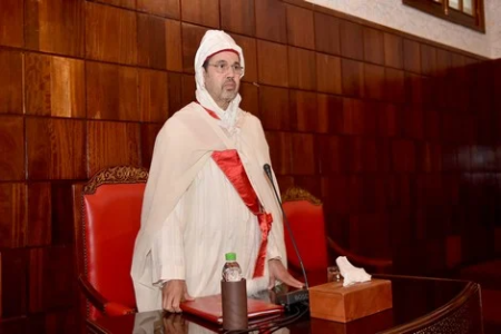 مراقبة مشددة للالتزام الصارم بالقوانين المتعلقة بالإذن بالتعدد..