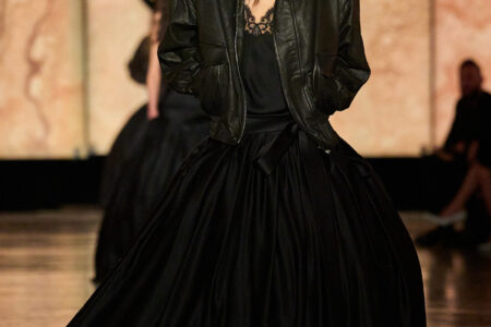 تصاميم مميّزة وعصرية من الجلد والفرو يجب أن تكون في خزانتكِ الشتوية!