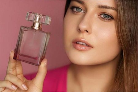 عطور شهر أكتوبر 2025..تمنحك الدفء والغموض الخريفي