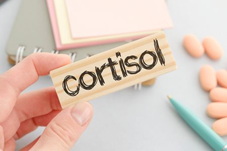 اسباب واضرار ارتفاع هرمون “الكورتيزول” وعلاجه..