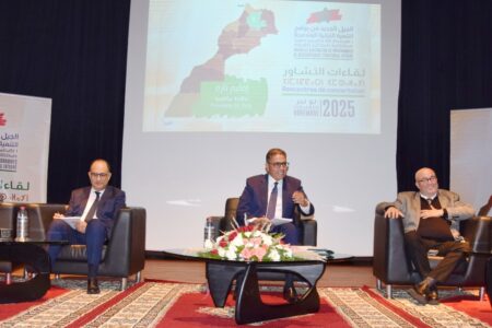 عامل اقليم تازة يشدد في اللقاءات التشاورية  على اعتماد المقاربة التشاركية والاصغاء للساكنة