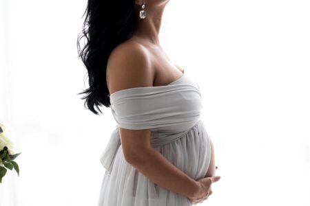 كيف تحافظين على بشرة خالية من علامات التمدد خلال الحمل؟