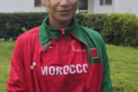 البطلة سارة زهير من ابن صميم تهدي المغرب ذهبية البطولة العربية للعدو الريفي بالعراق