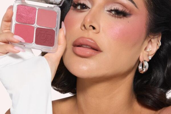 لمسة دفء بين الثلوج.. أفضل بلاشر لإشراقة شتوية انيقة