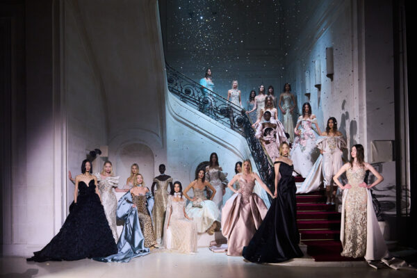 باريس موطن الأزياء الراقية.. اسبوع الموضة “للهوت كوتور”