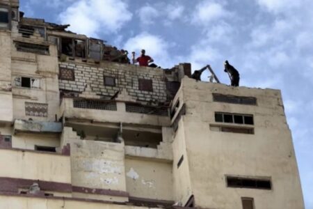 فاس: السلطات تشرع في إفراغ عمارة “تيتانيك” ، تمهيدا لهدمها