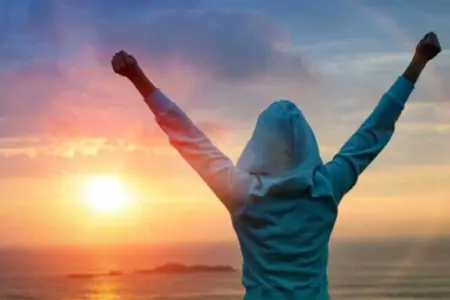 نصائح مهمة لزيادة إنتاجيتك في العمل وفقًا لبرجك