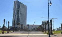 المدير العام للمركز الاستشفائي الجامعي ابن سينا،  يعلن عن قرب افتتاح المستشفى في حلته الجديدة.